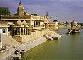 Gadisagar-Lake-Jaisalmer-1.jpg