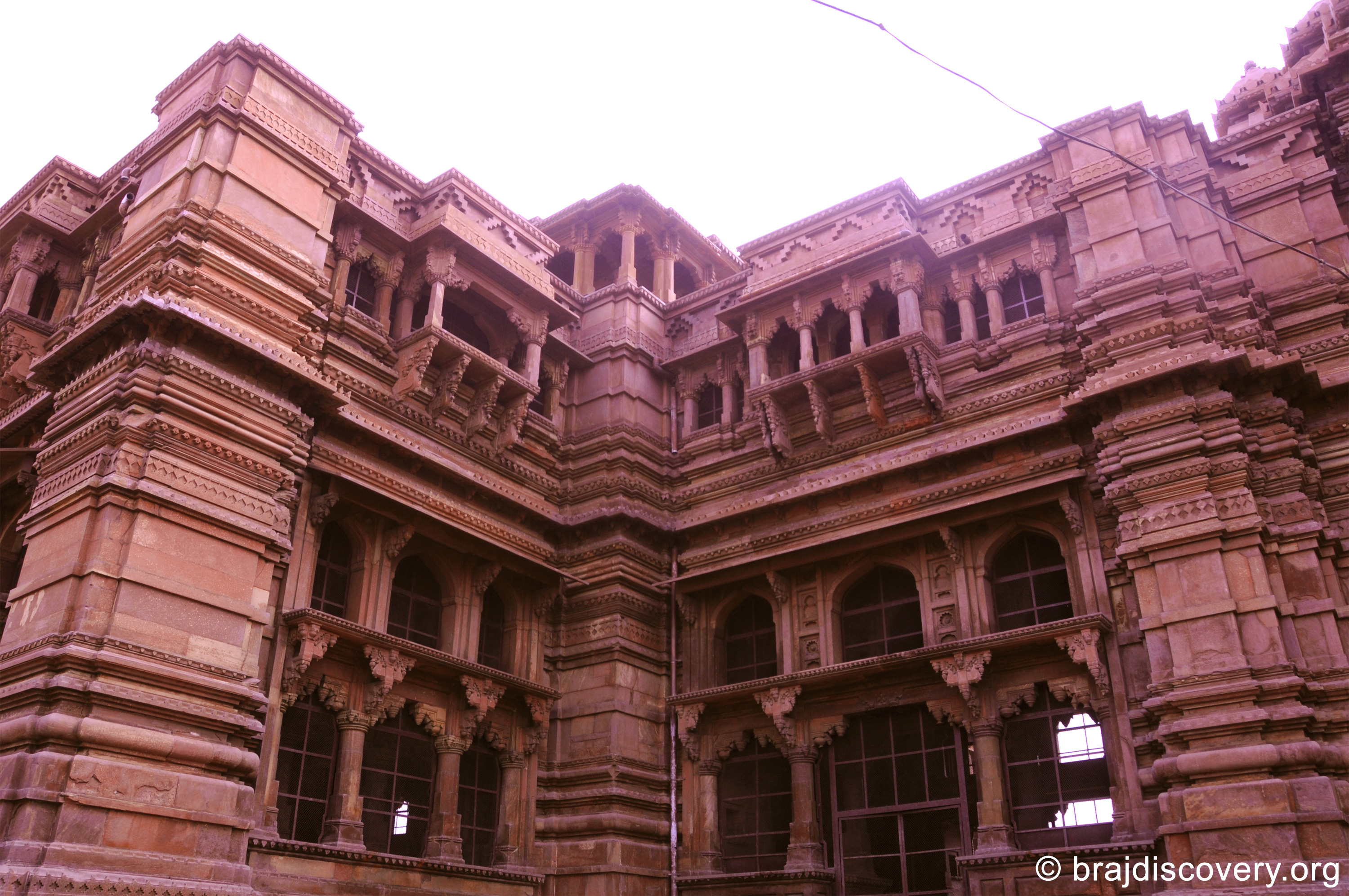 गोविन्द देव मन्दिर वृन्दावन में गोथिक शैली की झलक