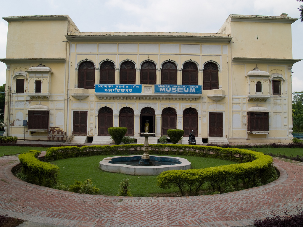 thumbमहाराजा रणजीत सिंह संग्रहालय, अमृतसर Maharaja Ranjit Singh Museum, Amritsar