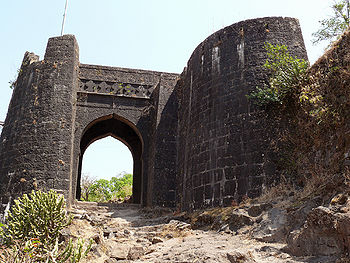 बिनी दरवाज़ा, पुरन्दर क़िला, पुणे