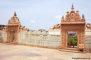 Nidhivan-gate.jpg