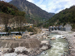 अलकनंदा नदी