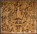 मंदिर की छत पर सूर्यदेव की मूर्तियों से नक्काशी कार्य