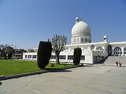 जम्मू-कश्मीर की हज़रतबल मस्जिद