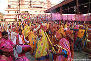 Krishna Janm Bhumi Holi Mathura 13.jpg